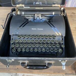 Smith-Corona Sterling Black Typewriter in Original Hard Case